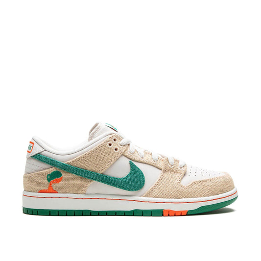 Nike SB Dunk Low Jarritos

Jarritos Nike SB Dunk collaboration

Nike Dunk Low Mexican soda collaboration

Tear-away hemp canvas sneakers

Skateboarding sneakers

Green and orange Nike Dunk

Limited edition Nike SB Dun